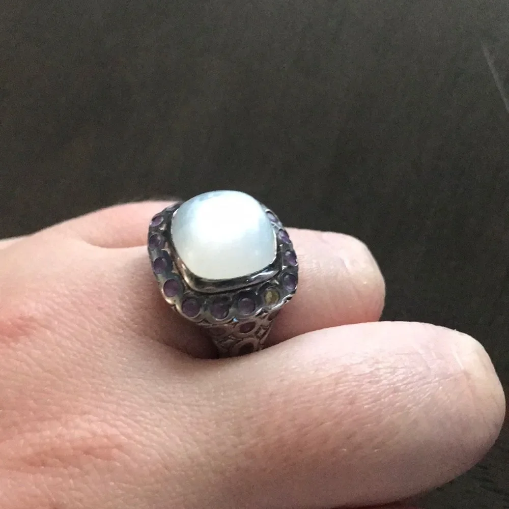 Ring - Picture 2 of 4